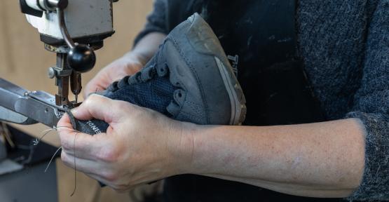 Réparation d'une chaussure de randonnée 